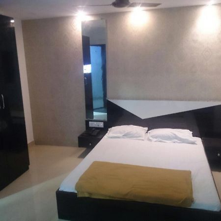Prince International Navi Mumbai Extérieur photo