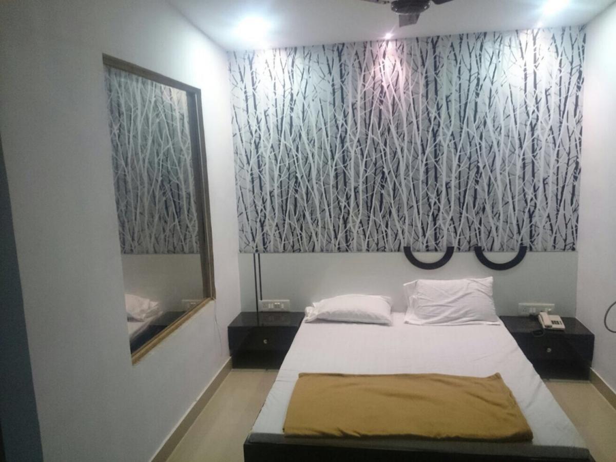 Prince International Navi Mumbai Extérieur photo