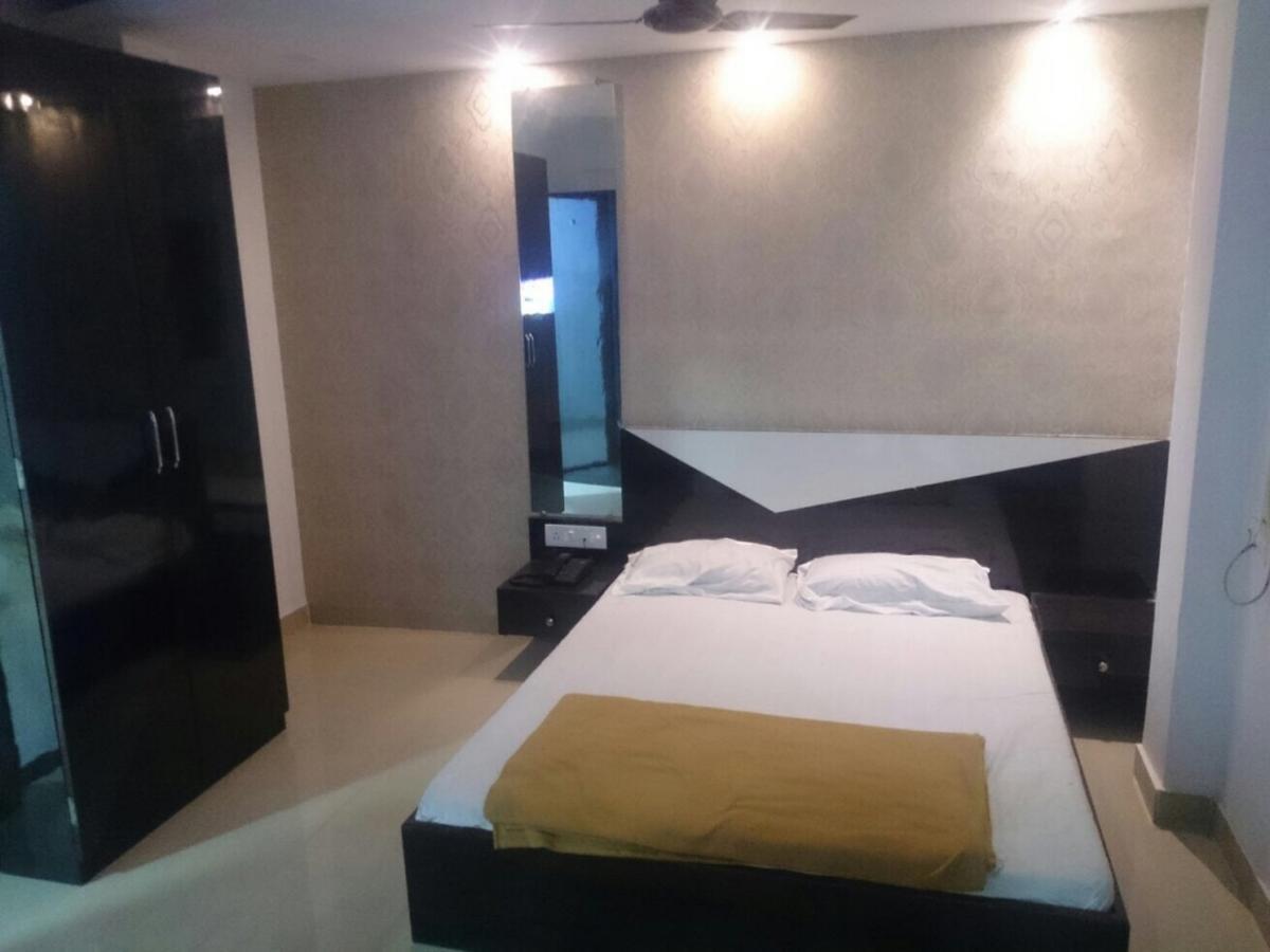 Prince International Navi Mumbai Extérieur photo